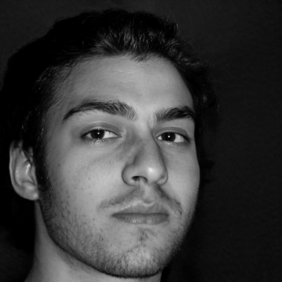 Ritratto di Valerio Santangelo, specialista in ritratto creativo